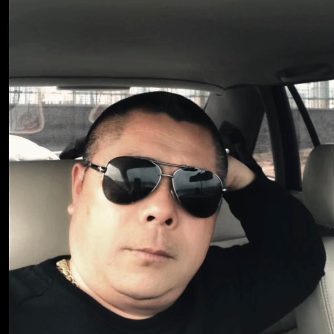 季凤军.努力赚钱买房车环游世界.