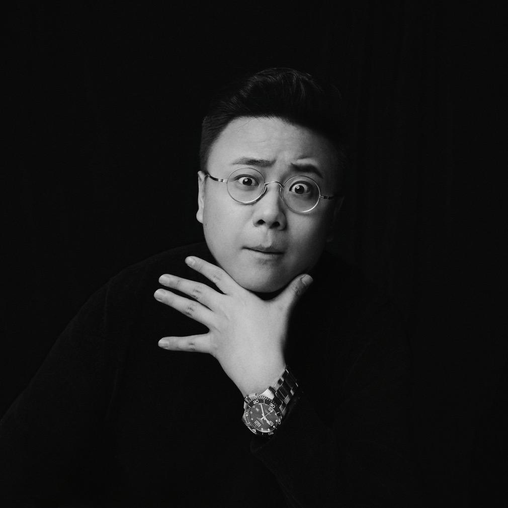 主持人 思铭