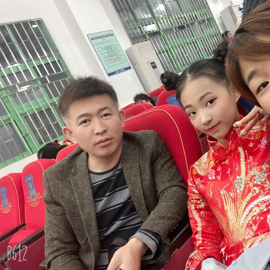 车鸿鑫汽车连锁-老胥
