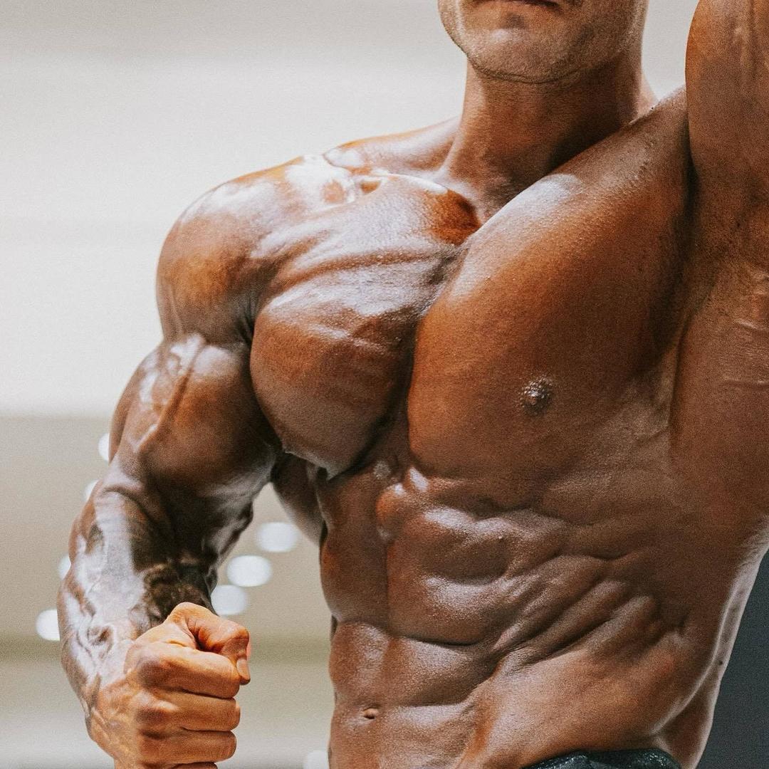 黑白手健身补剂馆