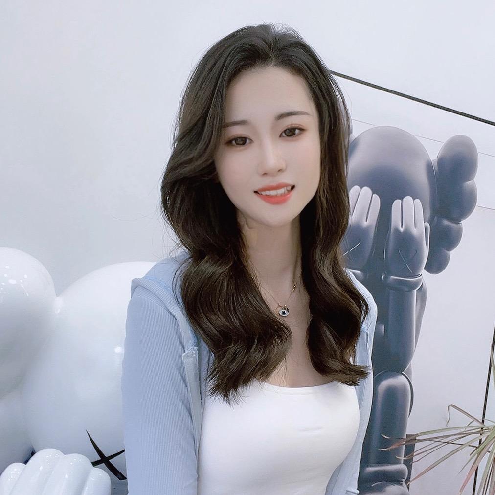 爱笑女孩🧸ྀི