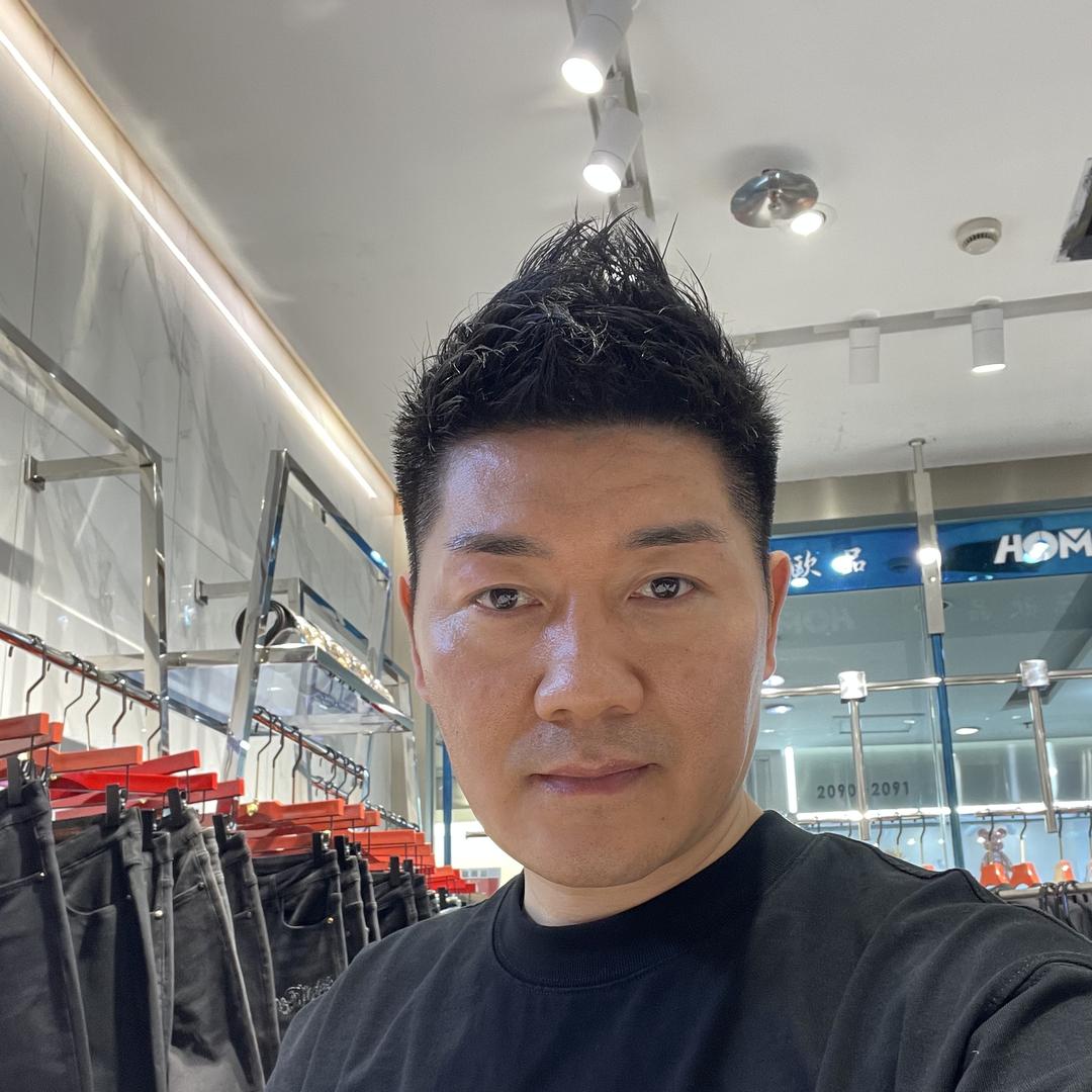 四川成都鑫哥欧潮男装