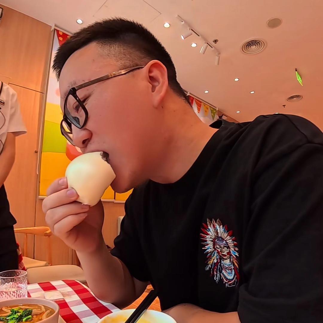 西贝馒头哥
