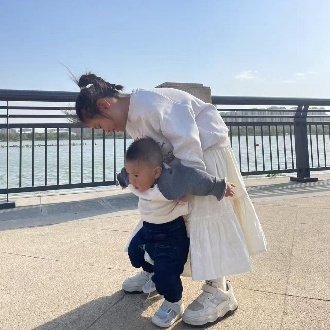 艾米七七麻麻吖