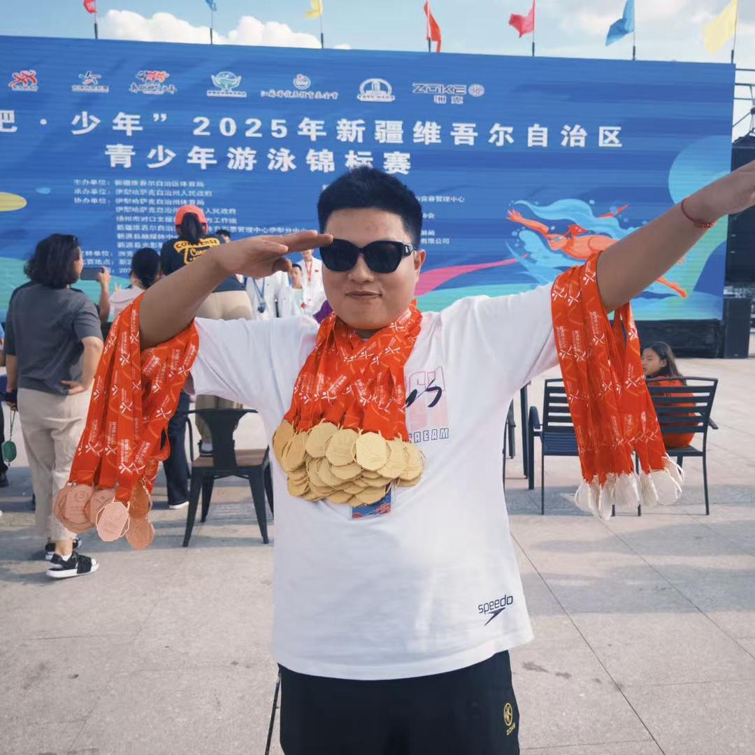 宁伯强海星泰格游泳俱乐部
