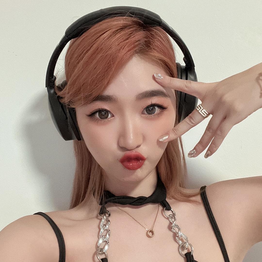 妮妮_Babe