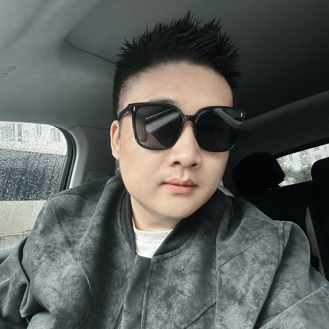 臭照相的阿sir