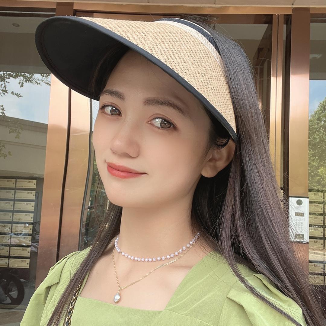 伊一呀（贴砖师傅小娇妻）