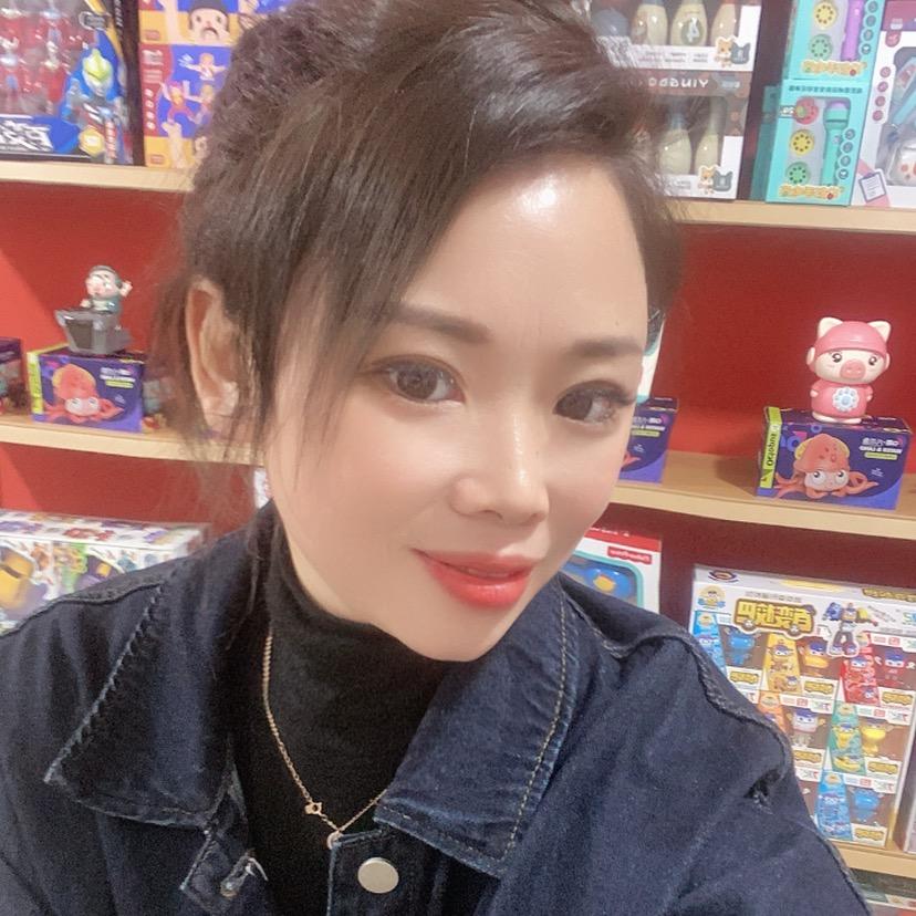 圆姐有很多玩具