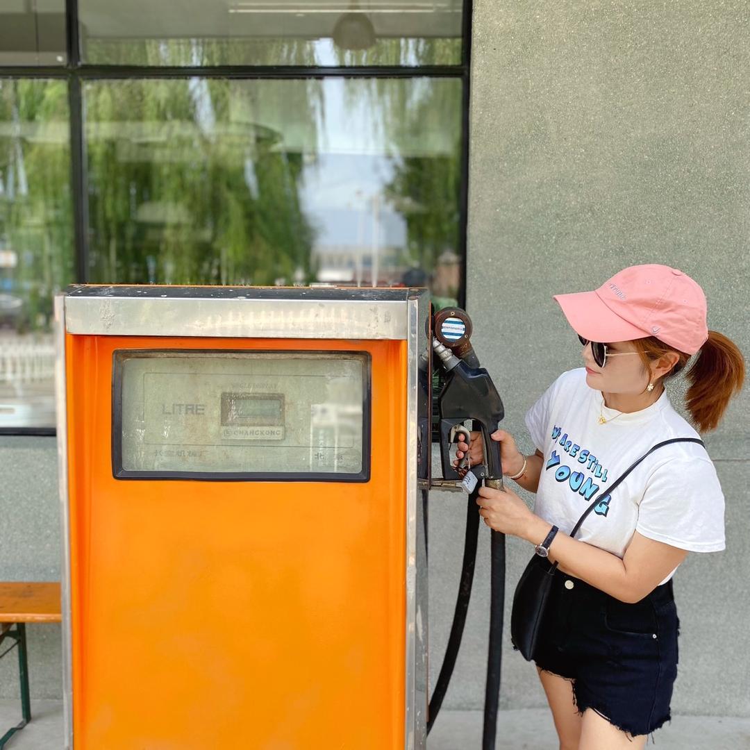 开沃尔沃的悦悦