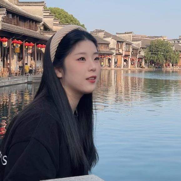 小满月妆造
