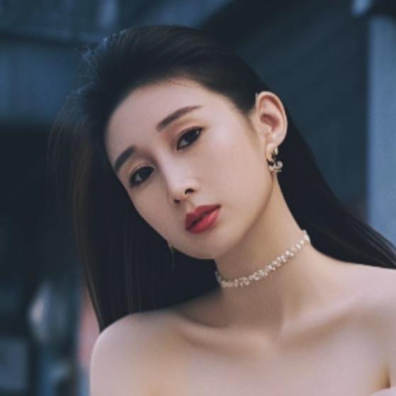 不吃香菜的你芳姐