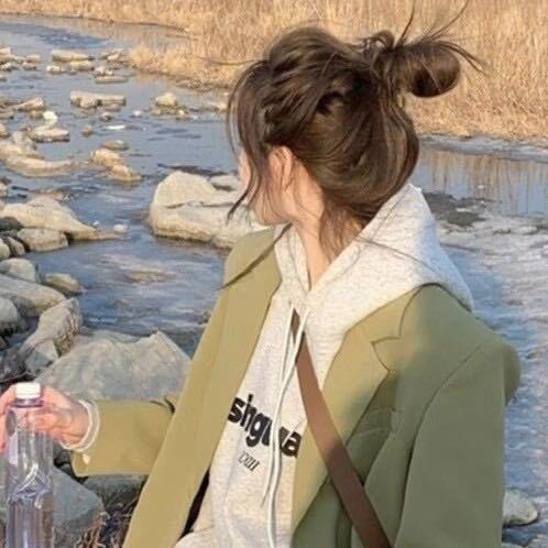 吴.  .