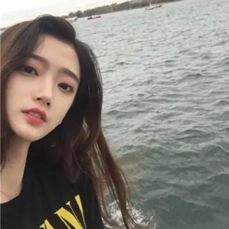 露露女装穿搭