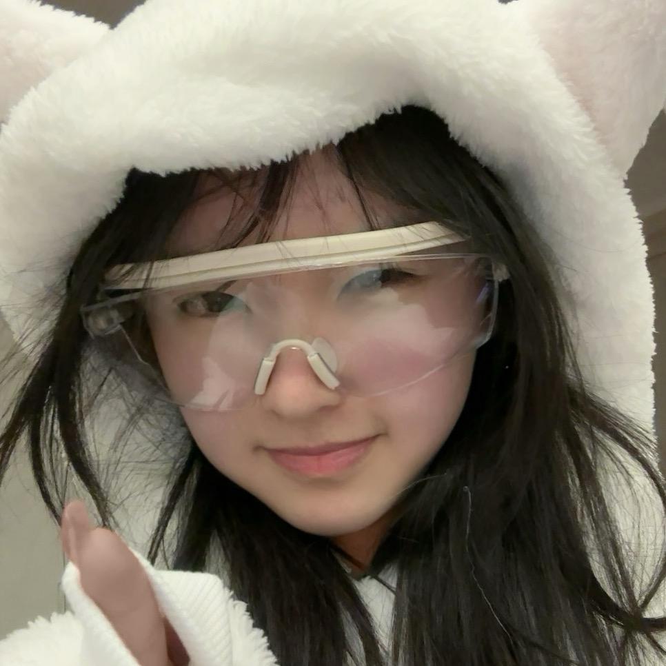 才不是小emo👿