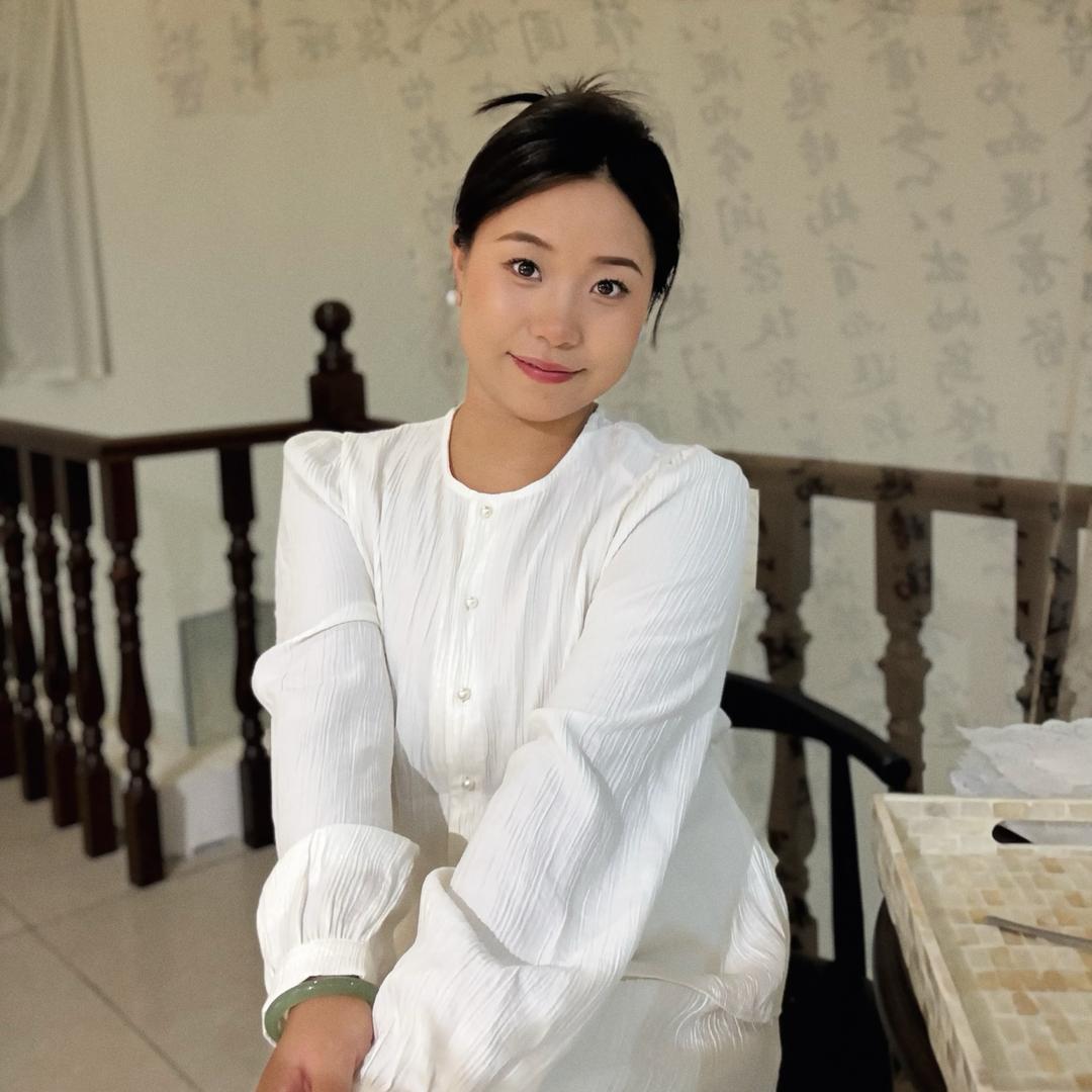 @尹丽莎