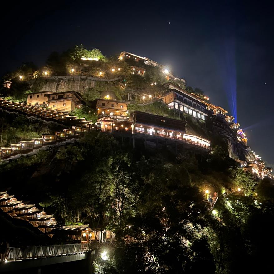 钟的不是情，而是爱