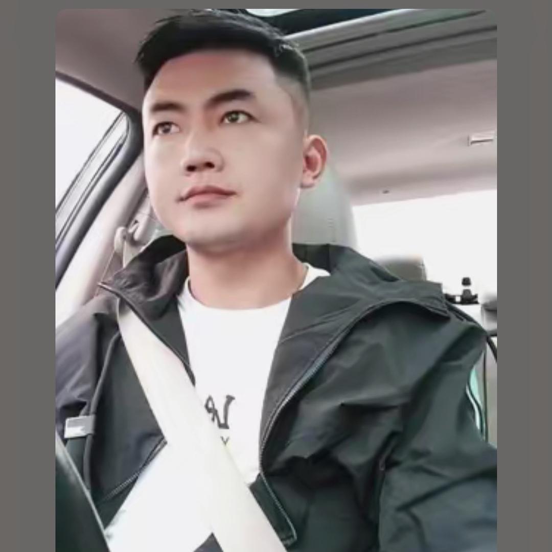 卖碳锅的小伙（淮北碳锅排挡）