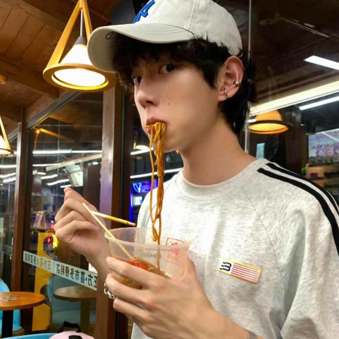天天睡觉 爱吃辣椒