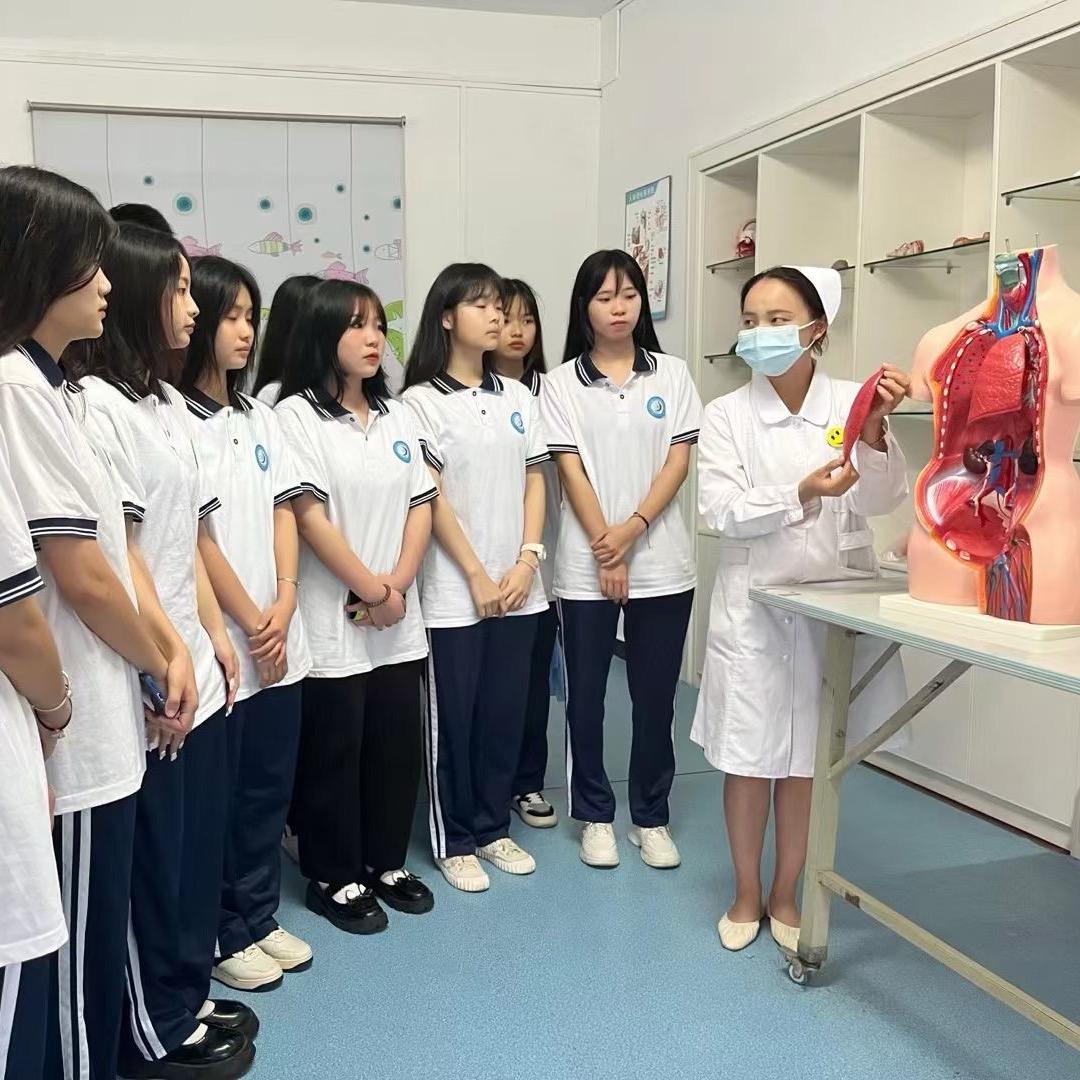 赣州现代职业高中潘老师