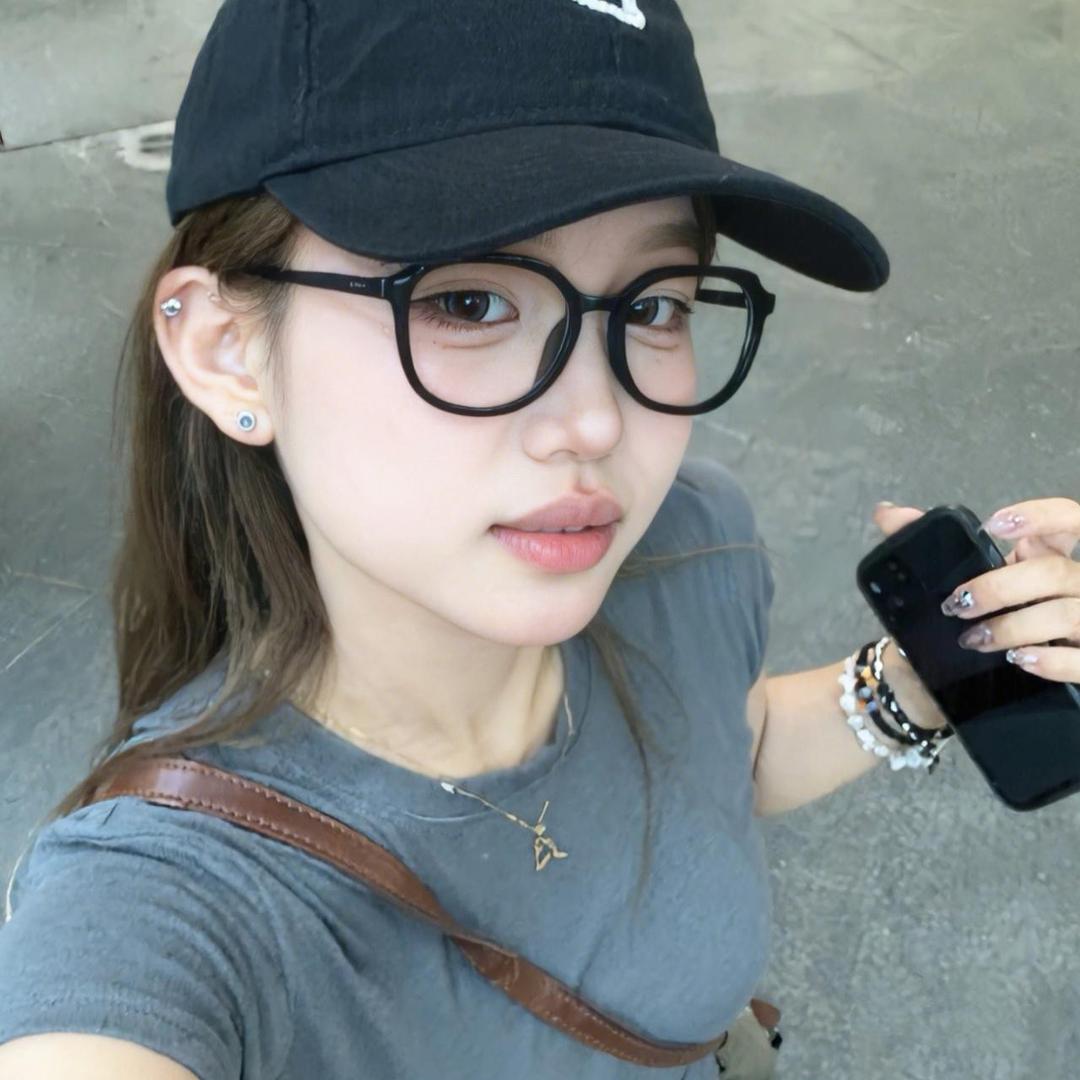 你头发乱了^