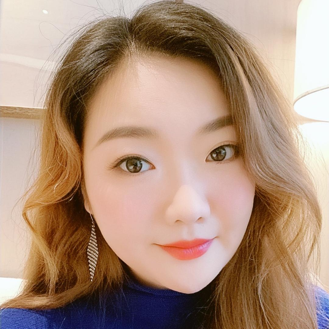 青青的酒窝会说话