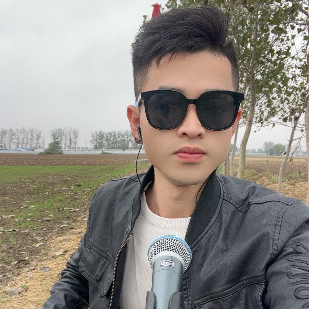 【虚线板王】