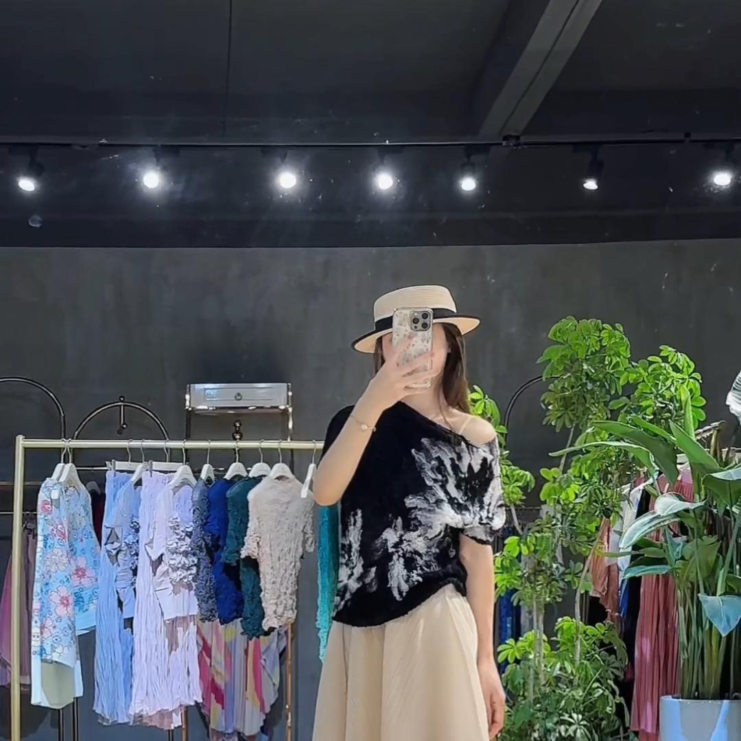 三宅褶皱女装服饰