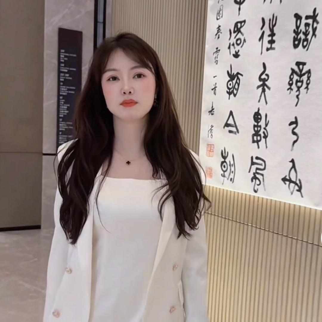 总裁助理曼曼