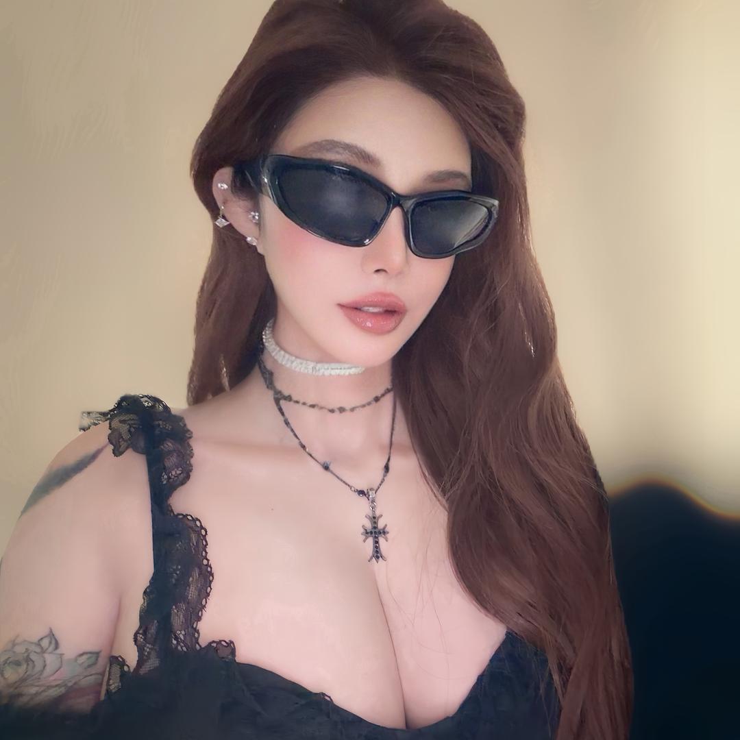 Vivian（橱窗营业中）