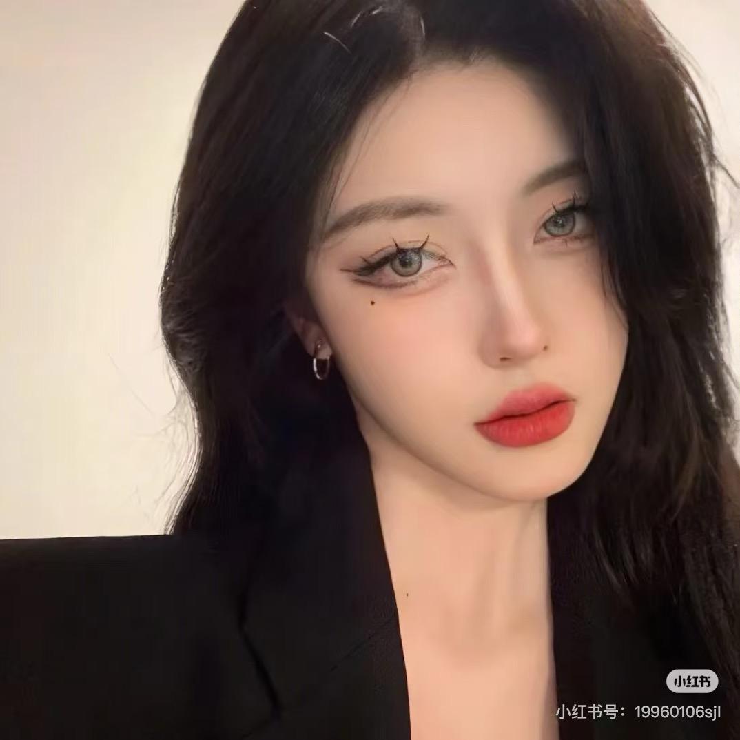 菡菡.