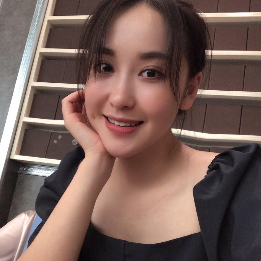 蓉儿【很快乐】。