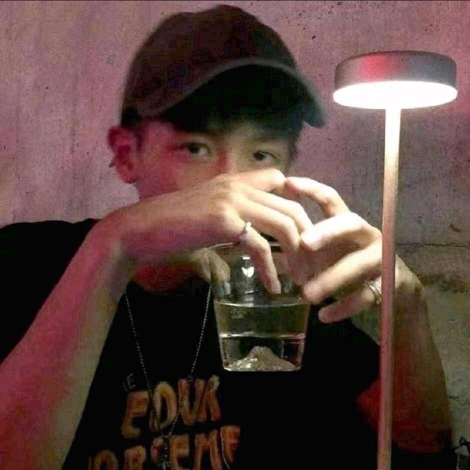 霆