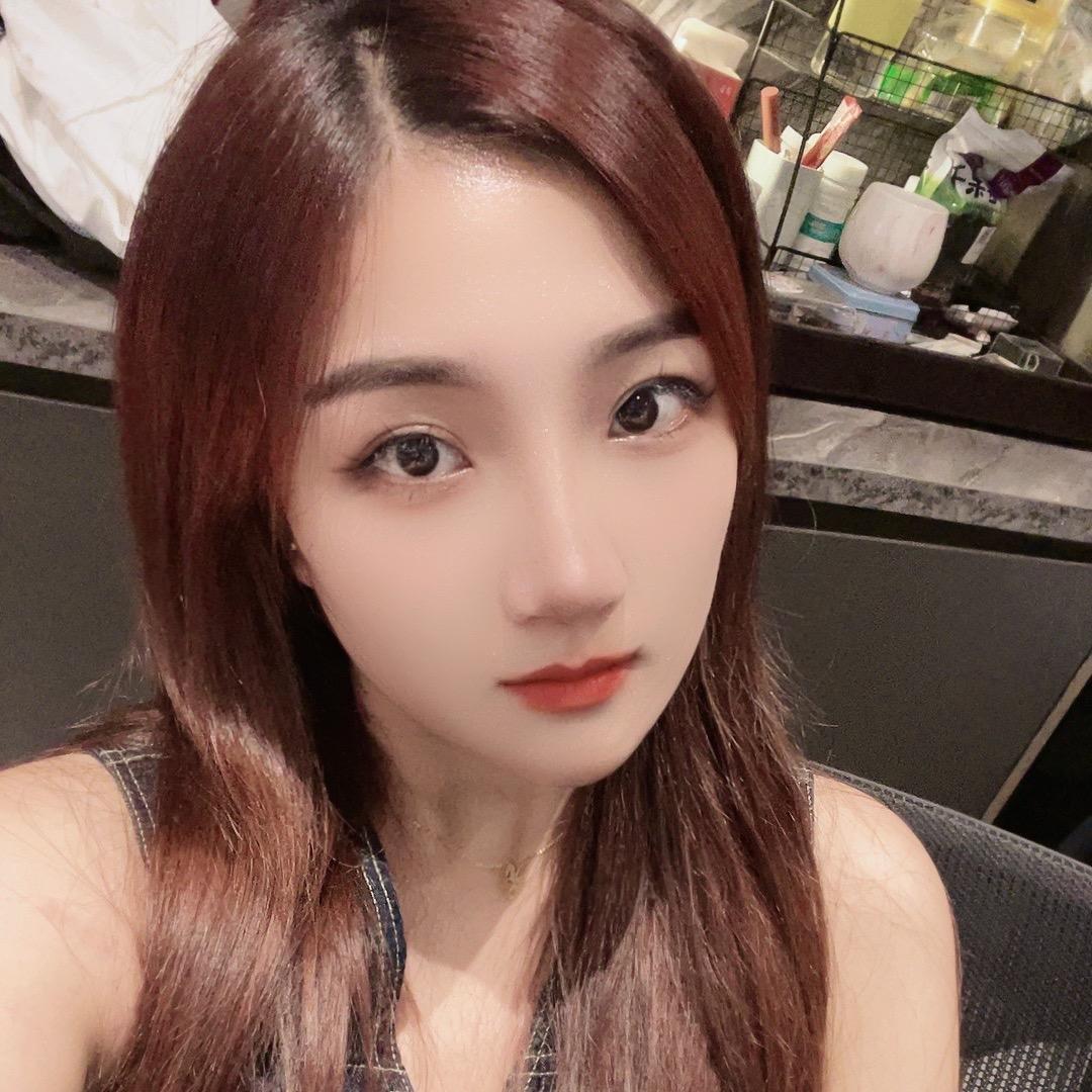 小黑瓶美甲美睫木木