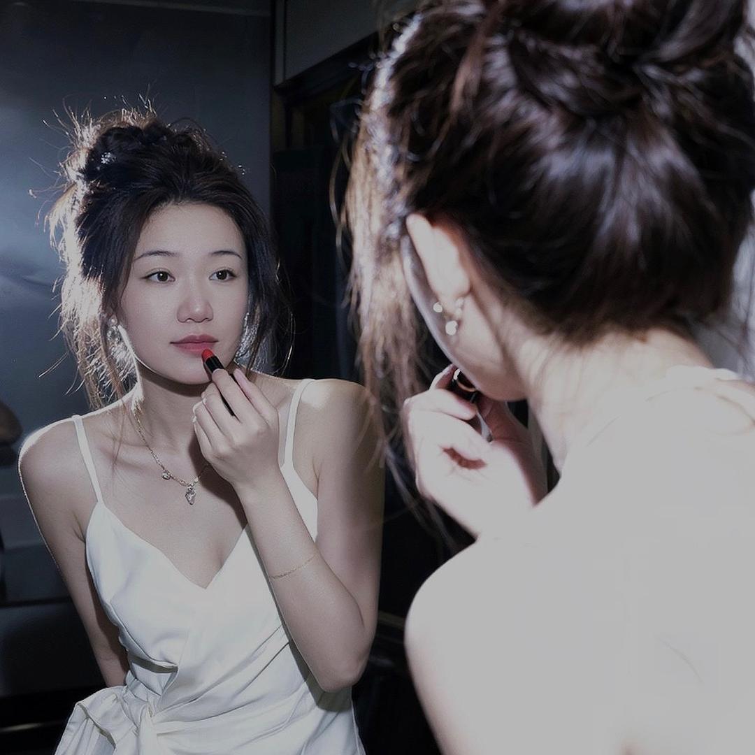 是粉儿吖.