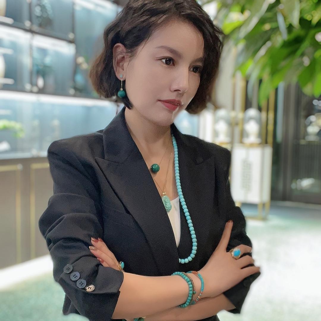 松石大表姐家