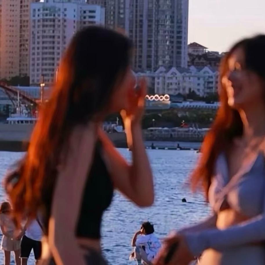 豚豚爱吃折耳根