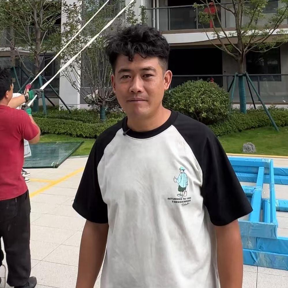 曲靖卖门窗的小陈