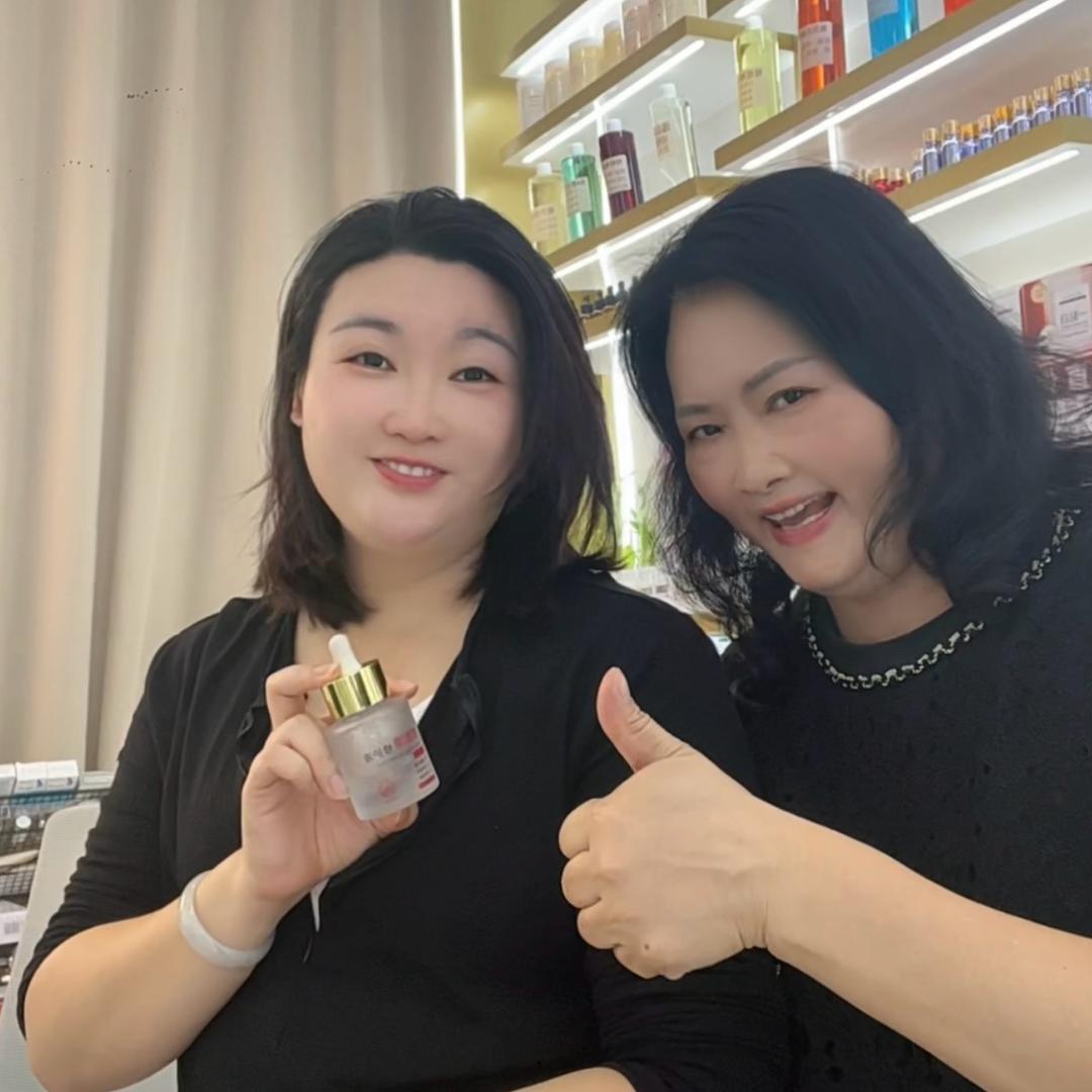 云微冠表姐