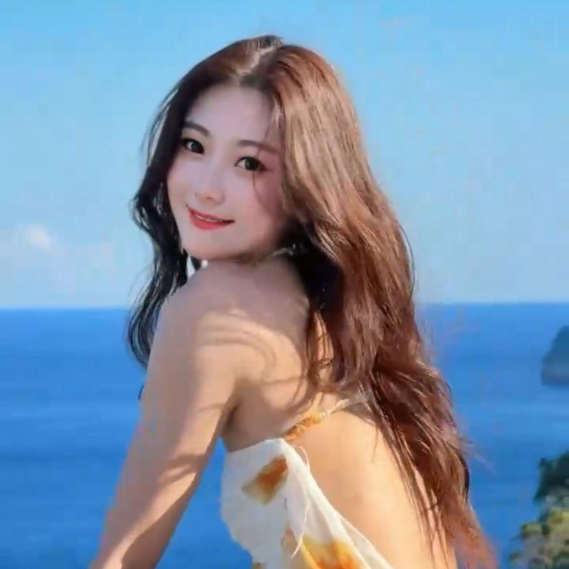 莹莹👑