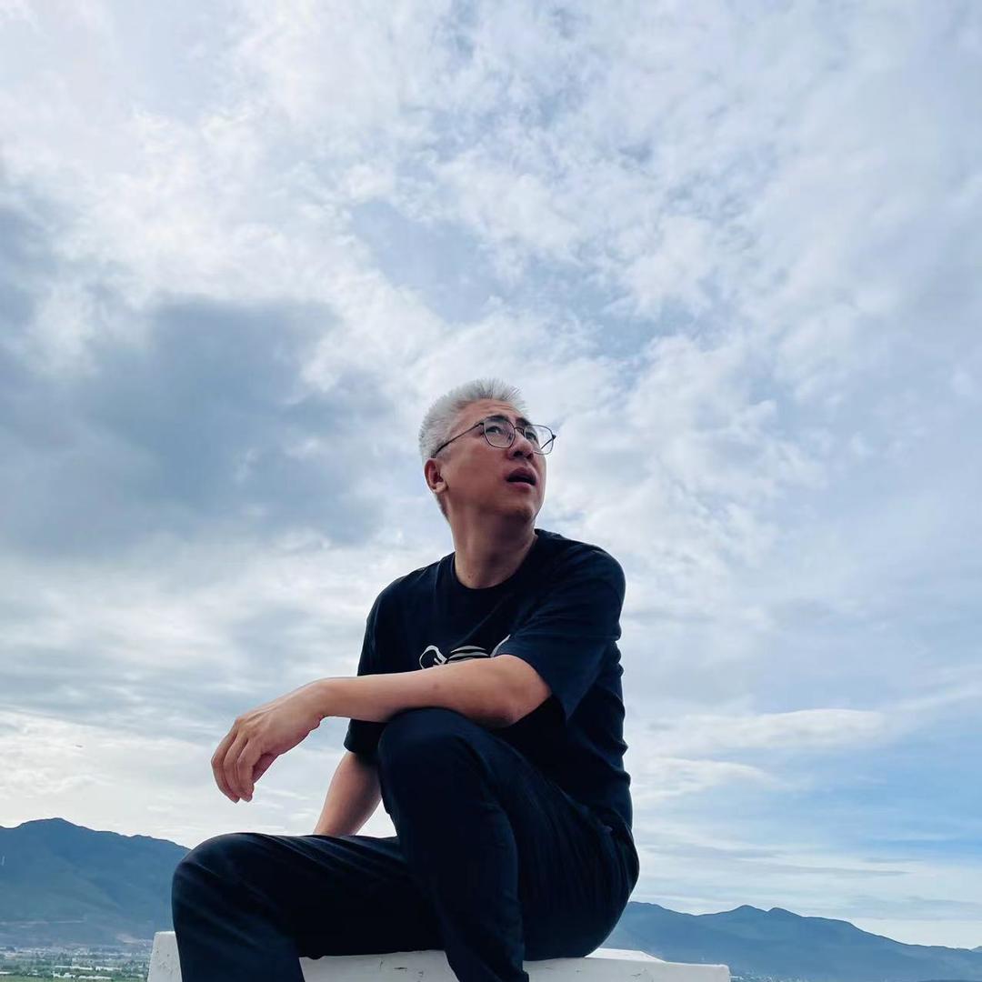 爱运动的家政做饭大叔