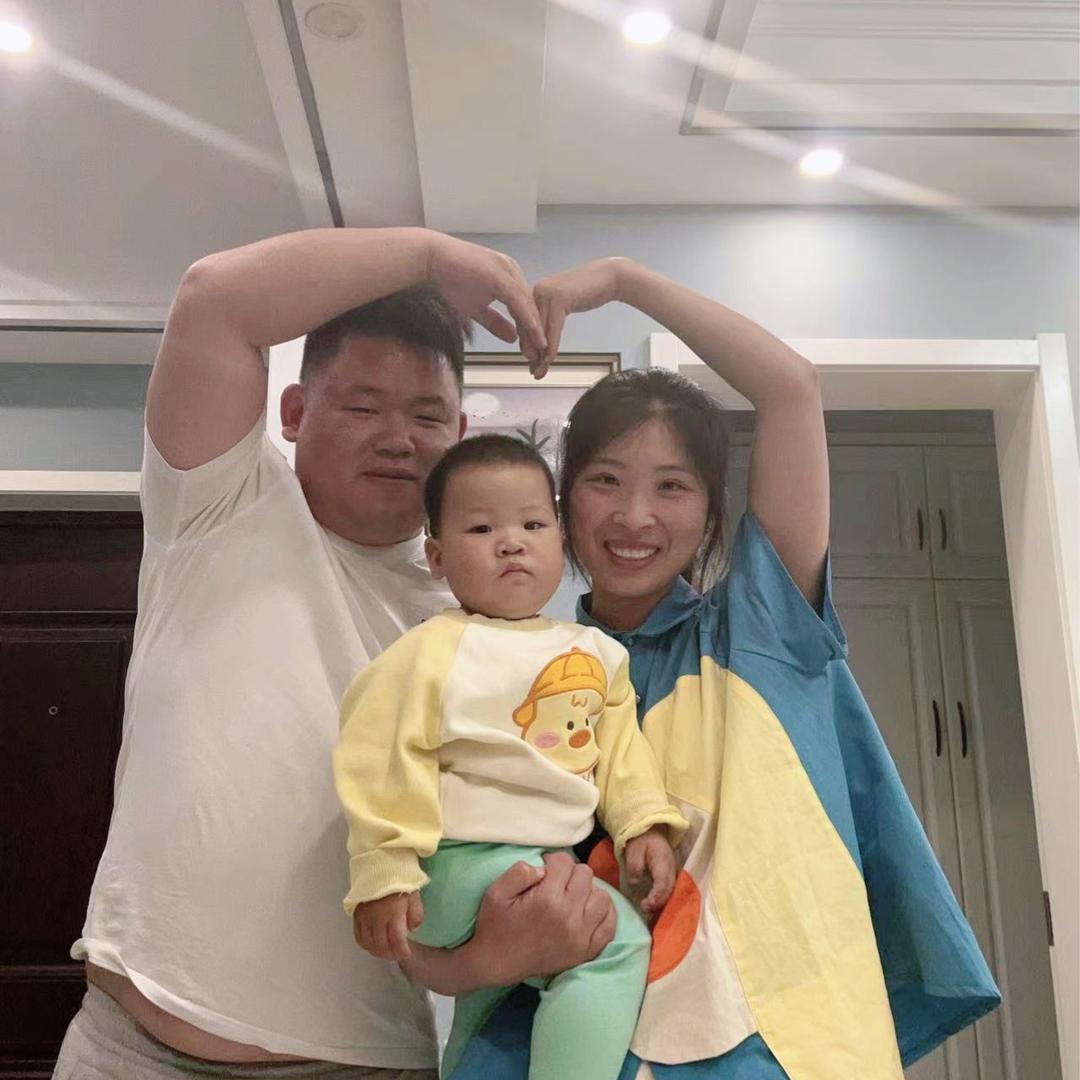 小两口梅干菜扣肉饼