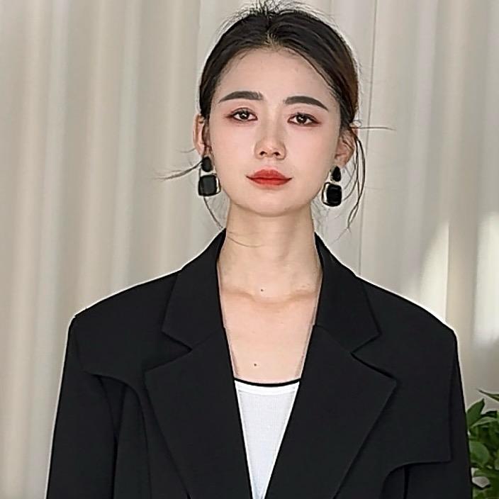 深圳南油阿霞女装高定