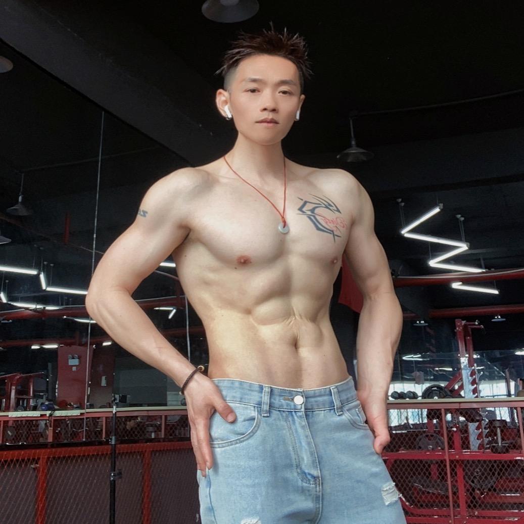 肌肉汉堡叔