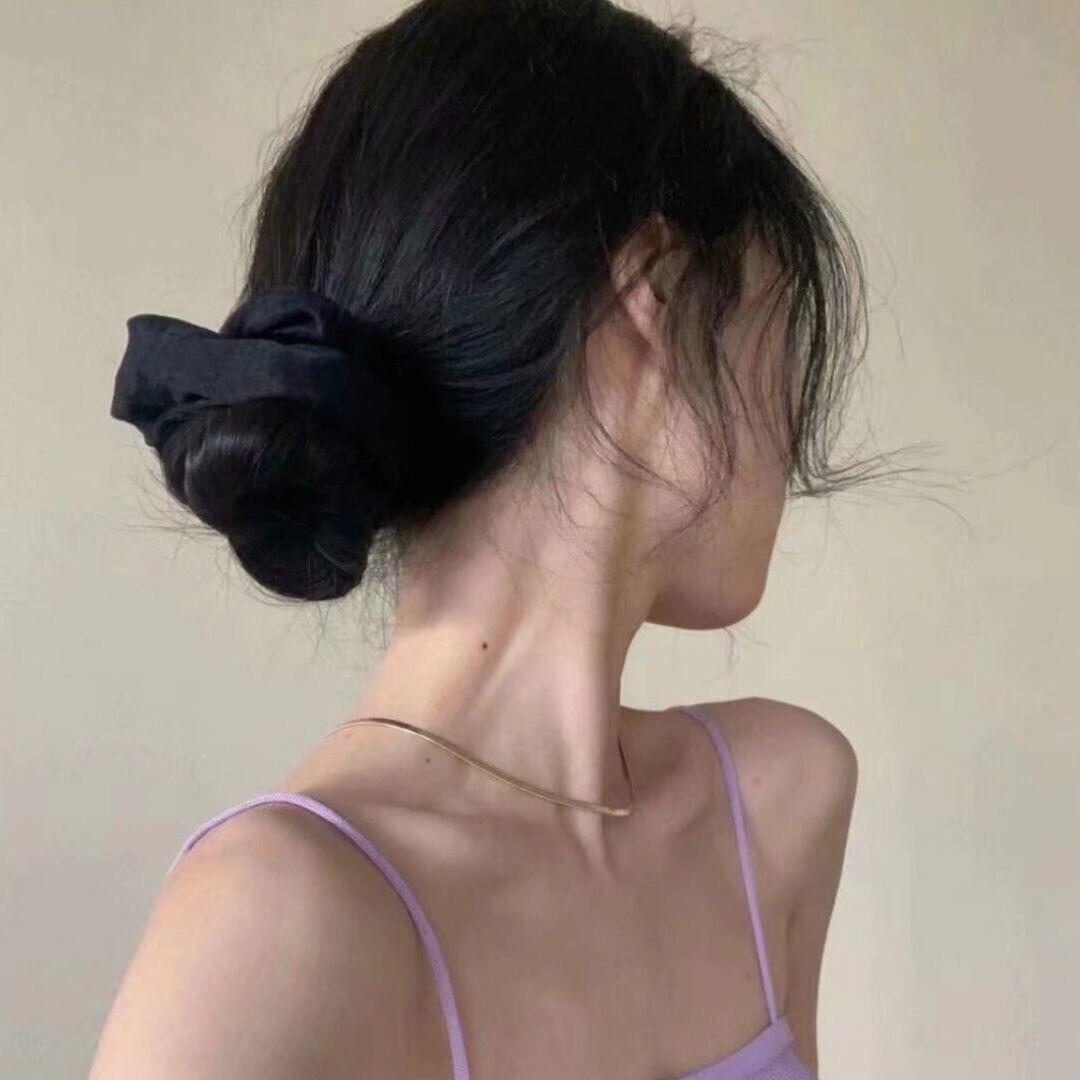 海中月.