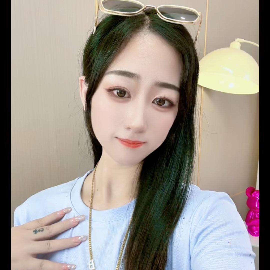 小彭彭FAN·FR女装穿搭
