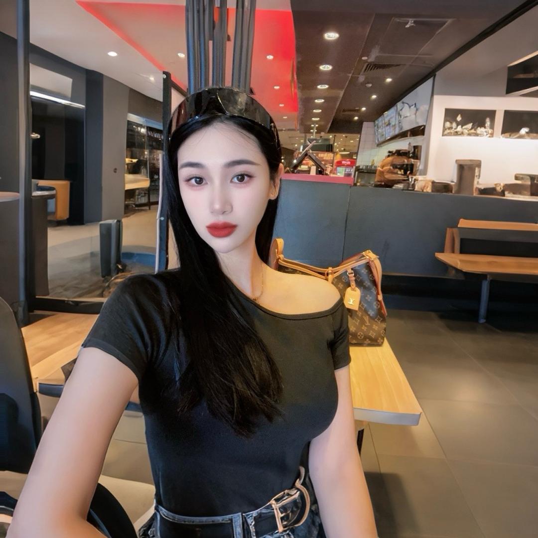 AIIy👄