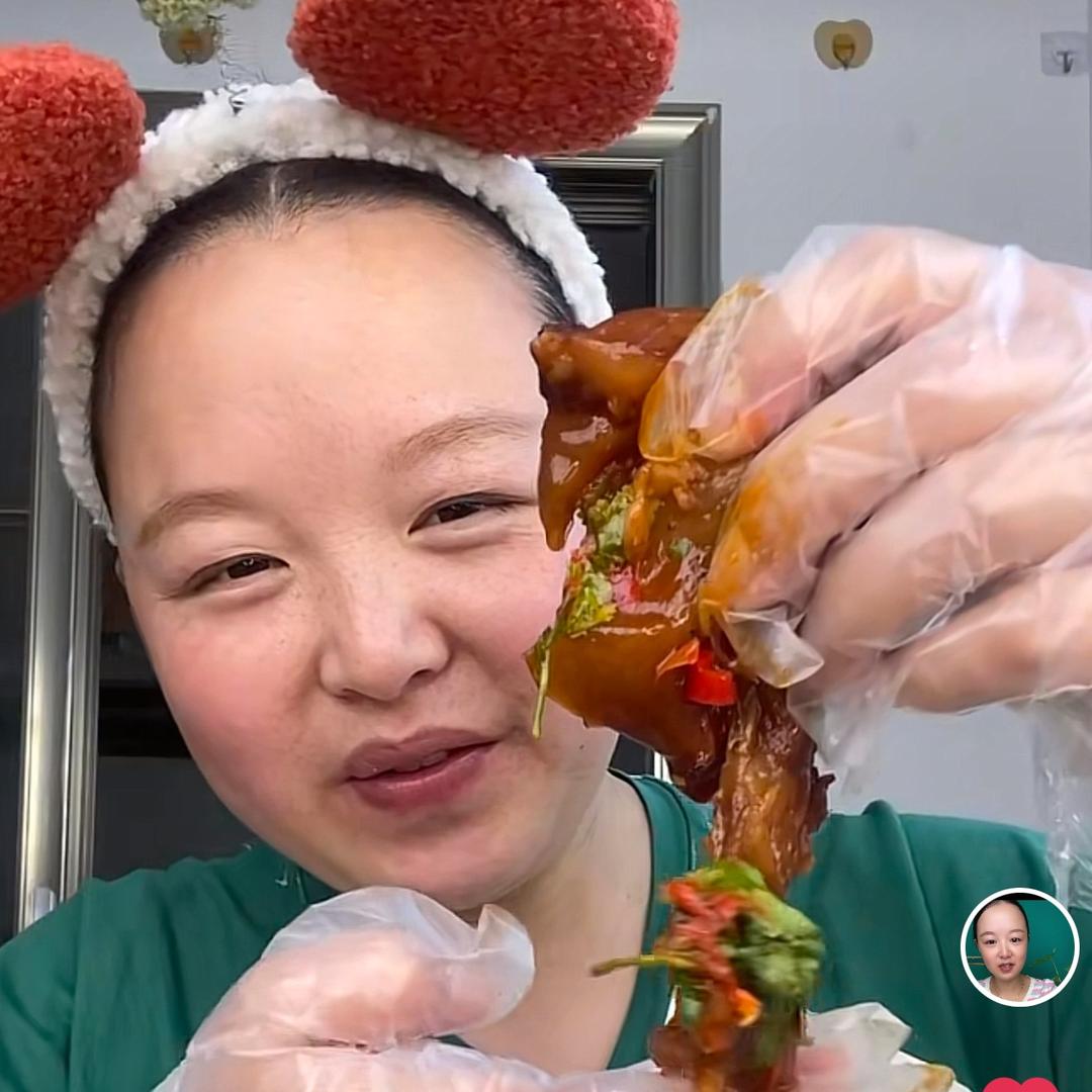 燕子爱美食