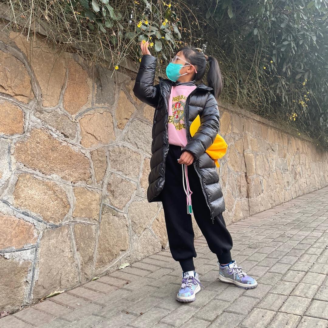 若妍玩具总动员妍妍