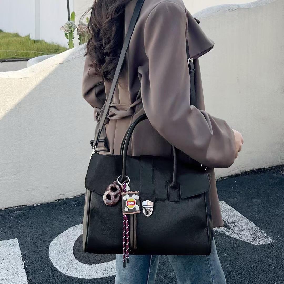 春春实体女包批发🎒